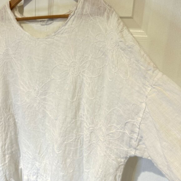 Made In Italy Womens Top O/S White Linen Silk Ruffle Embroidered‎ Asymmetrical - Picture 2 of 9